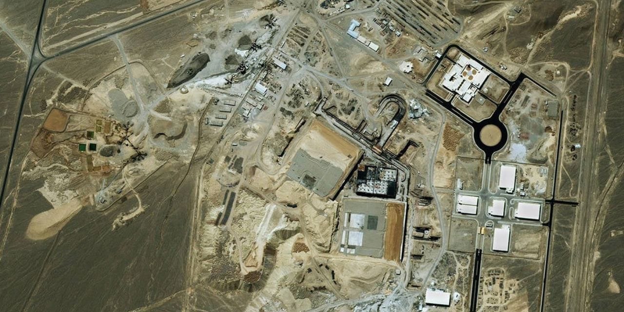 Son Dakika | İran'ın nükleer tesisi vuruldu! Olası radyoaktif sızıntı panik yarattı