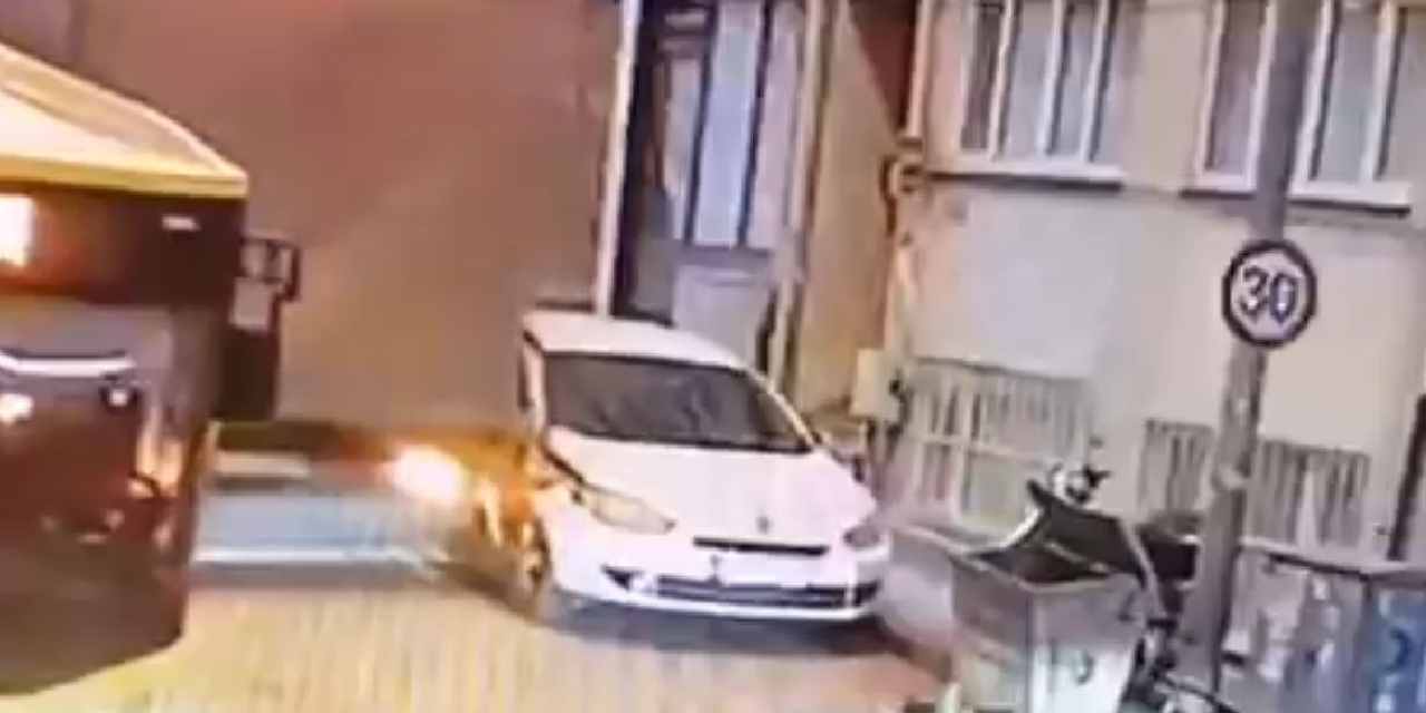 Yol vermek isterken kaza yaptı: O anlar kamerada