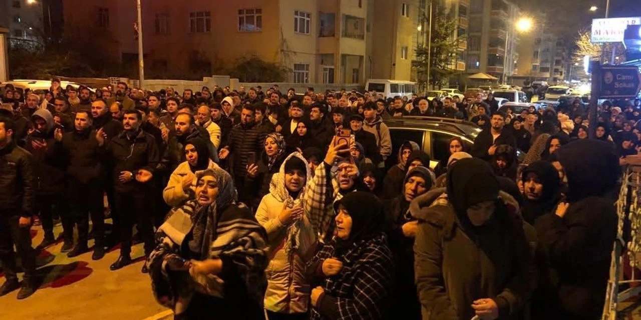 Iğdır'da ABD ve İsrail'in İran'a saldırıları protesto edildi