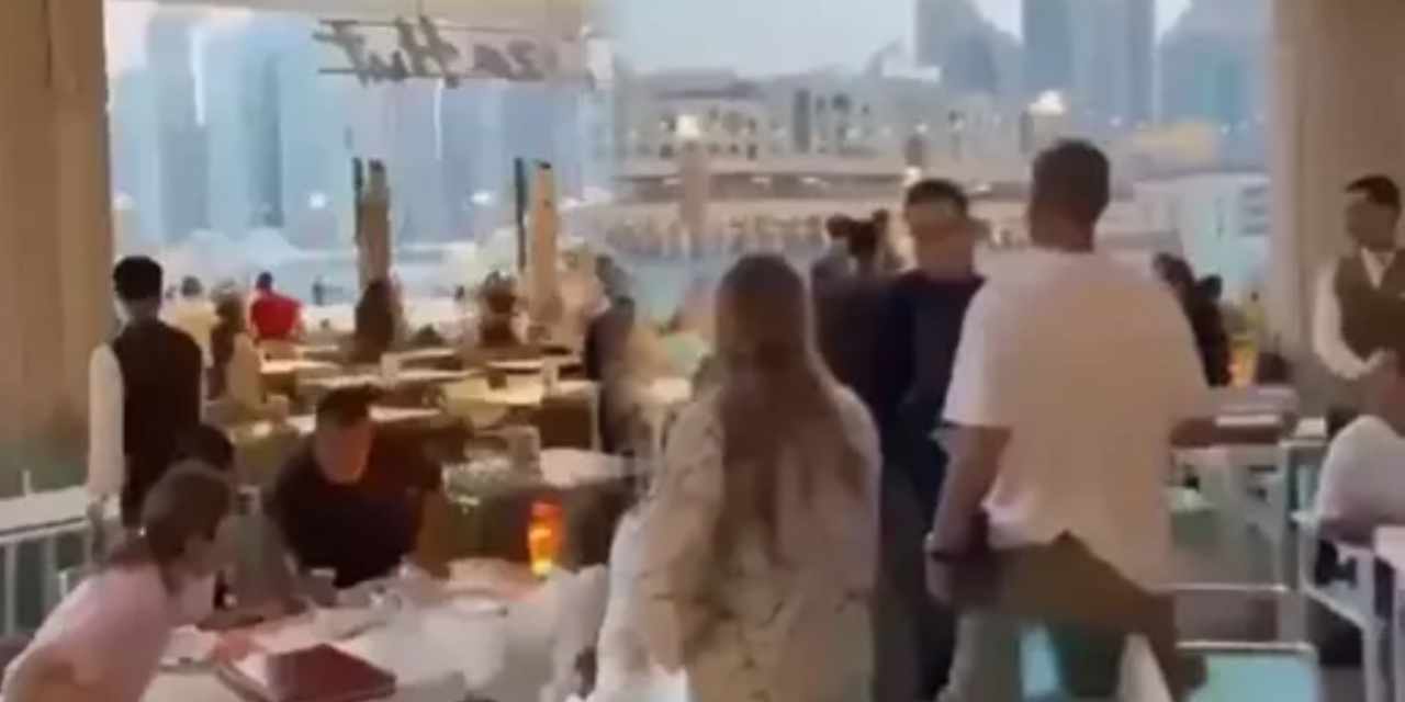 Dubai'de turistler Ramazan topunu füze sandı