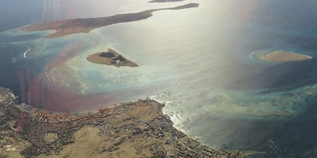 İran Hürmüz Boğazı'nı 'resmen kapattığını' açıkladı: Geçeni ateşe veririz