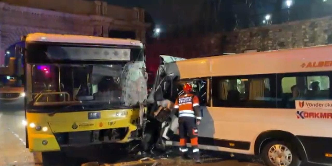 Beşiktaş'ta İETT kazası: Trafik durdu