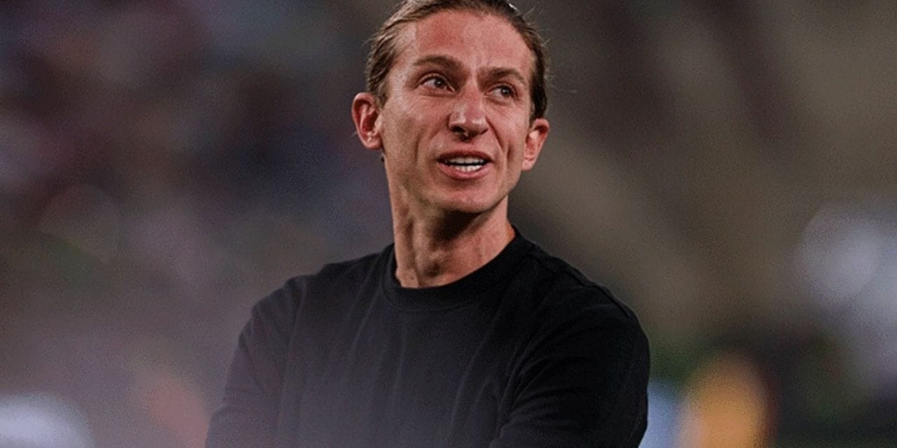 3 ay önce 2 kupa kaldırdı 8-0 kazandıkları maçtan sonra da kovuldu: Taraftar şok oldu