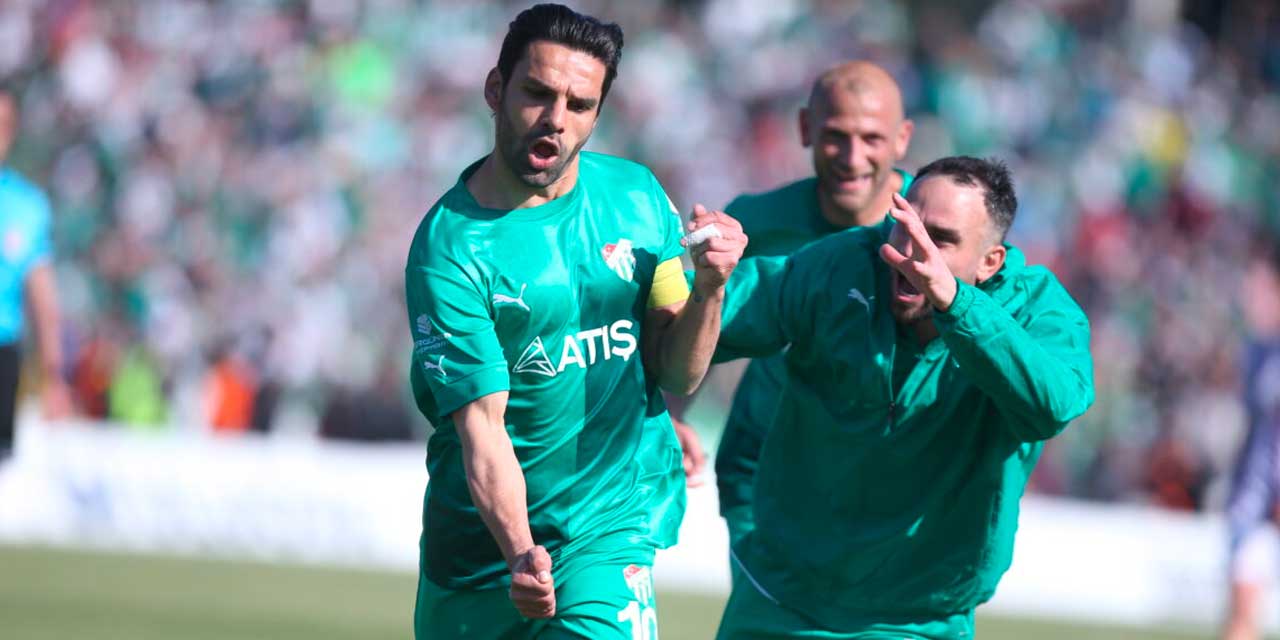 Bursaspor'un golcüsüne operasyon