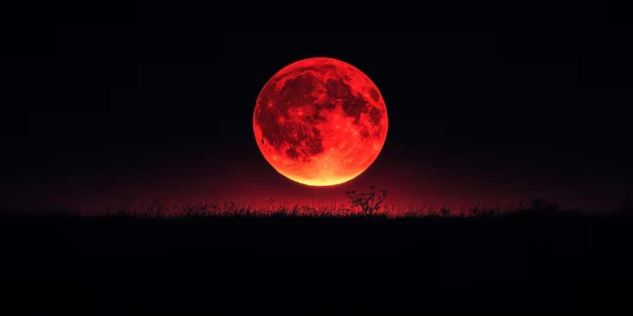 Dünya bu gece kırmızıya boyanacak! Kanlı ay tutulması Türkiye'de görülecek mi?