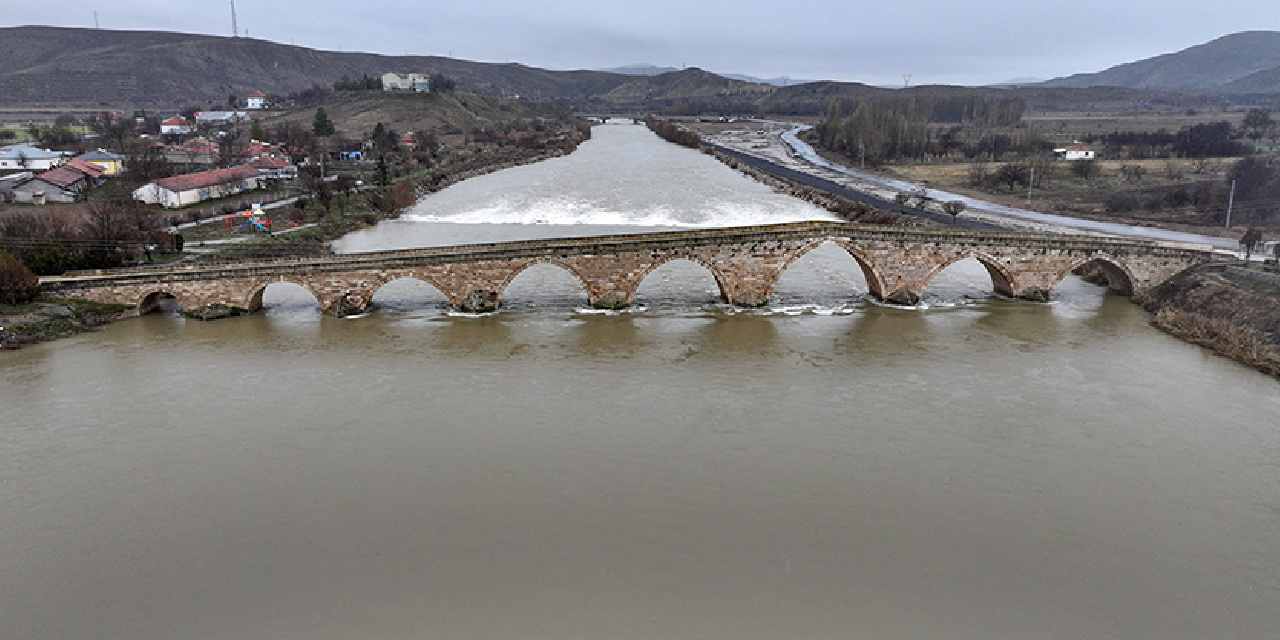 8 kemerli köprü eski görünümüne kavuştu
