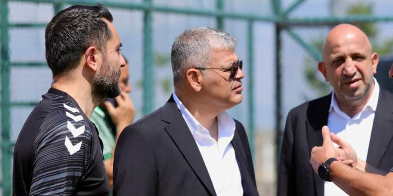 Süper Lig ekibinin milyarder başkanı taraftarlara maç müjdesini verdi