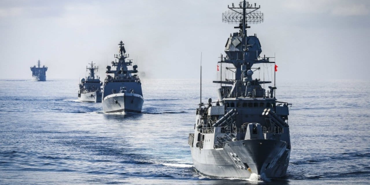 İran hem havada hem denizde hedef aldı: Tahran 3'üncü F-15'i açıkladı ABD destroyerini vurdu