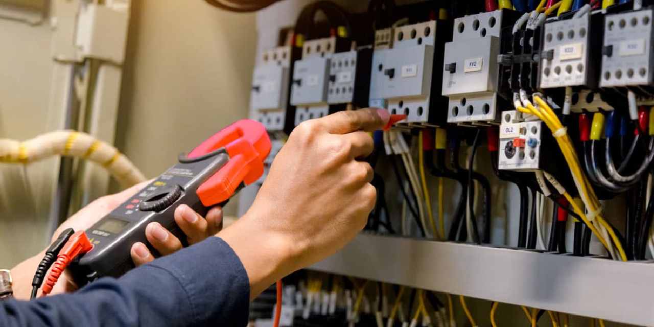 İzmir'in 13 ilçesi için uyarı geldi: Elektrik kesintilerine hazır olun