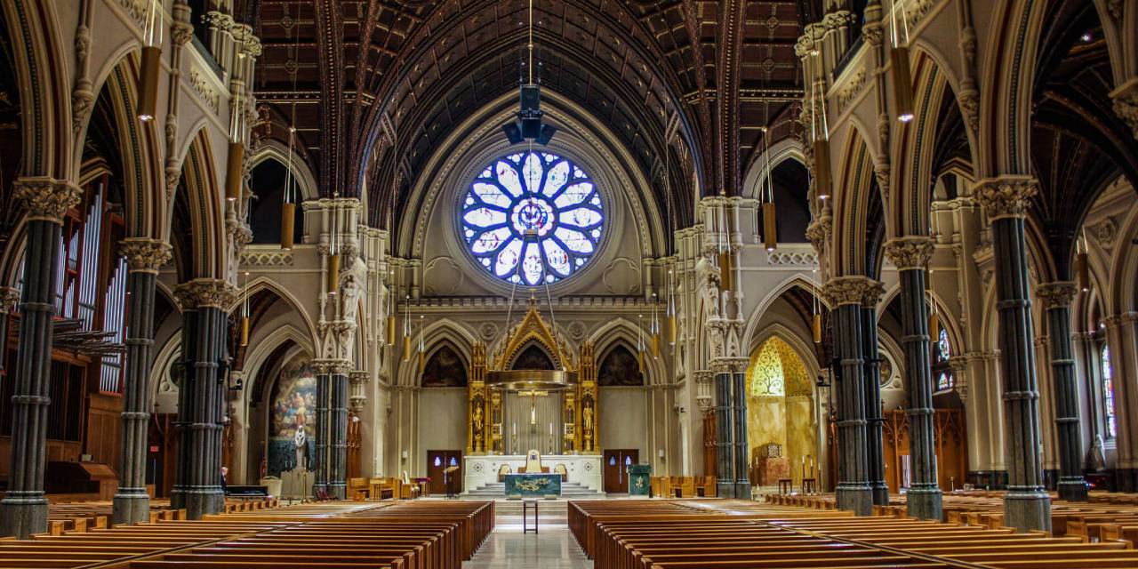 İstismarcı rahipleri cezalandırmak yerine "transfer" etmişler!