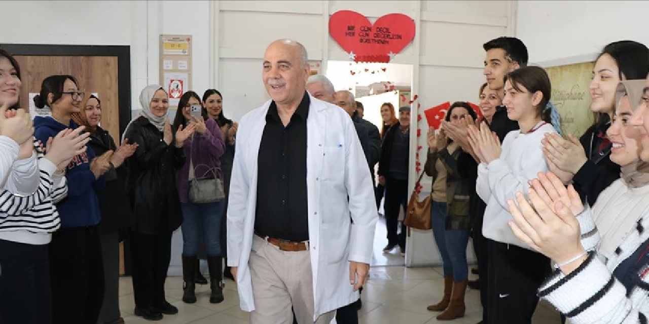 Başladığı yerde noktayı koydu: Tam 37 yıl aynı okulda görev yaptı