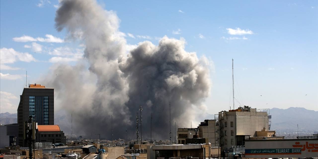 ABD/İsrail-İran savaşında 7'nci gün: İran'ın İHA gemisi vuruldu! Trump'tan çok tartışılacak sözler