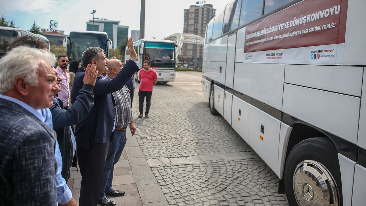 CHP'li Esenyurt Belediyesi'nin organizasyonuyla Suriyeliler kesin dönüş yapmaya devam ediyor