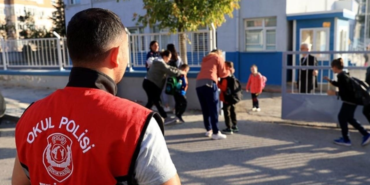 Son Dakika | Okullara 24 saat polis devriyesi geliyor! Yusuf Tekin duyurdu