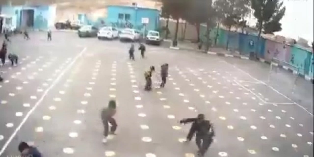 175 kız çocuğunun travması geçmeden... ABD-İsrail yine okul vurdu çocukların paniği kameraya yansıdı