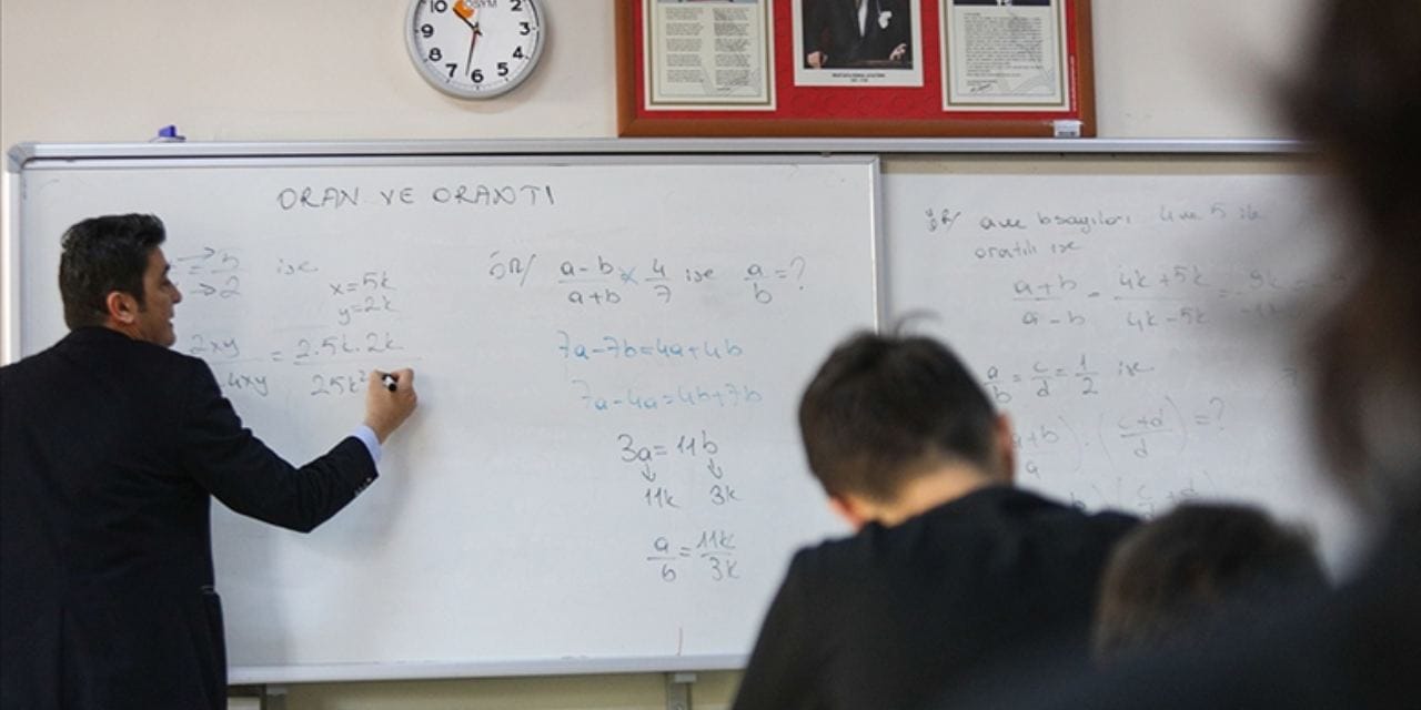 Öğretmen atamalarında mülakat kalkıyor mu? Meclis koridorları bu düzenlemeyi konuşuyor