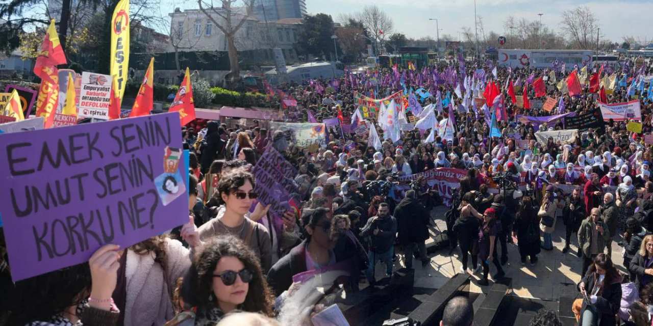8 Mart’ta kadınlar sokaklara çıktı! “Failleri yargıla” haykırışlarıyla yürüdüler