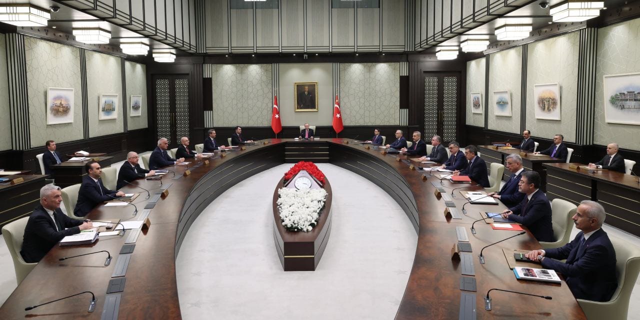 Kabine savaş ve emekli gündemi ile toplandı! İbrahim Kalın ve Burhanettin Duran da katıldı