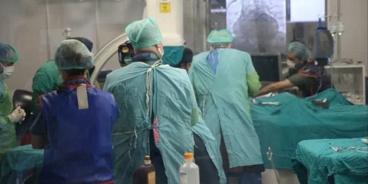 70 kişilik grup hastane bastı! Doktorlar 3 saat boyunca rehin kaldı