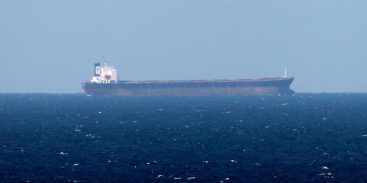 Hayalet olup Hürmüz’den geçti: Yunan tankerinden inanılmaz taktik