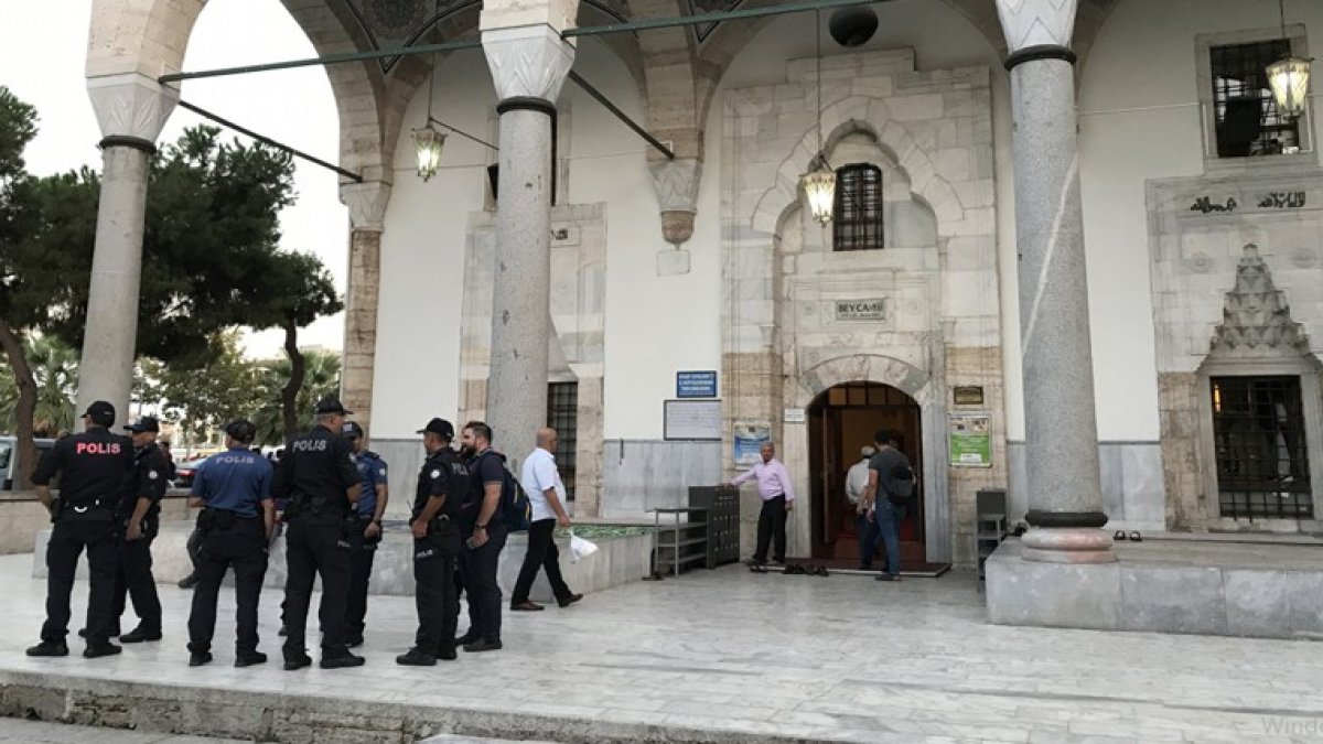 Cami bahçesinde akılalmaz olay: Tuvalet ücreti nedeniyle tartıştığı görevliyi boğazından bıçakladı