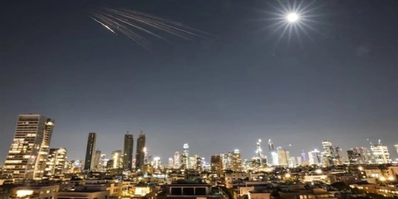 İran misillemeyi duyurdu: İsrail’de petrol rafinerisi vurduk