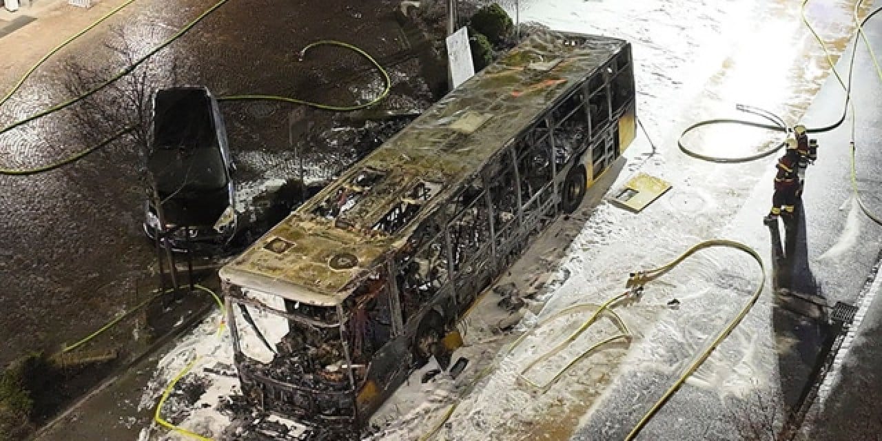 Son Dakika | İsviçre'de yolcu otobüste kendini yaktı: En az 6 ölü