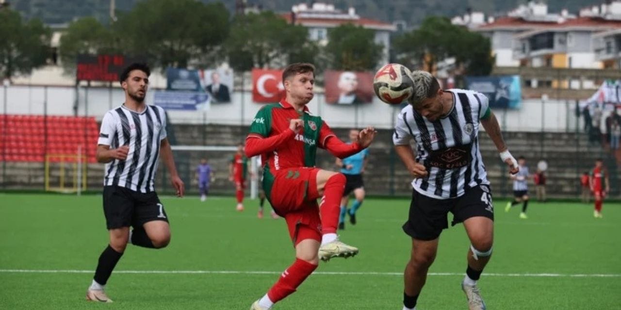 Futbol değil Çin işkencesi bu: Hem gelen giden gol atıp duruyor hem de ha bire ceza yiyor