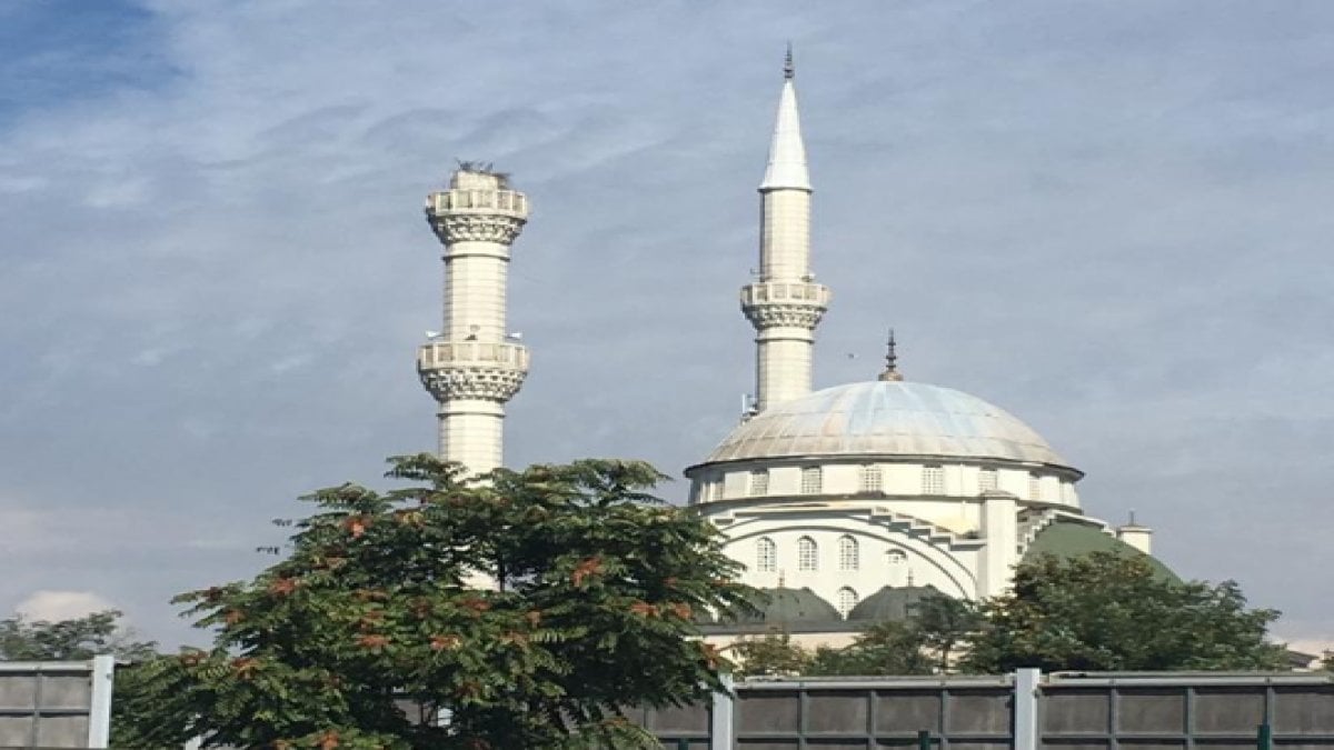 İstanbul Avcılar'da caminin minaresi yıkıldı!