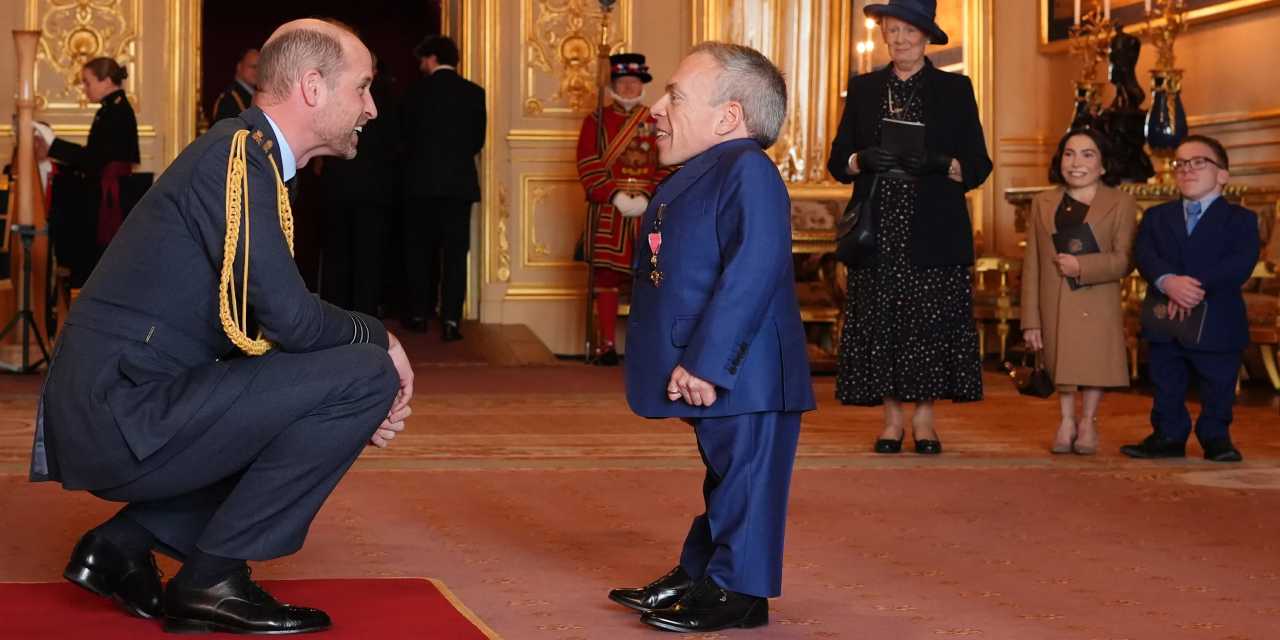 Prens William'dan ünlü oyuncuya onur nişanı! "Benim seviyeme inmesi çok hoştu"