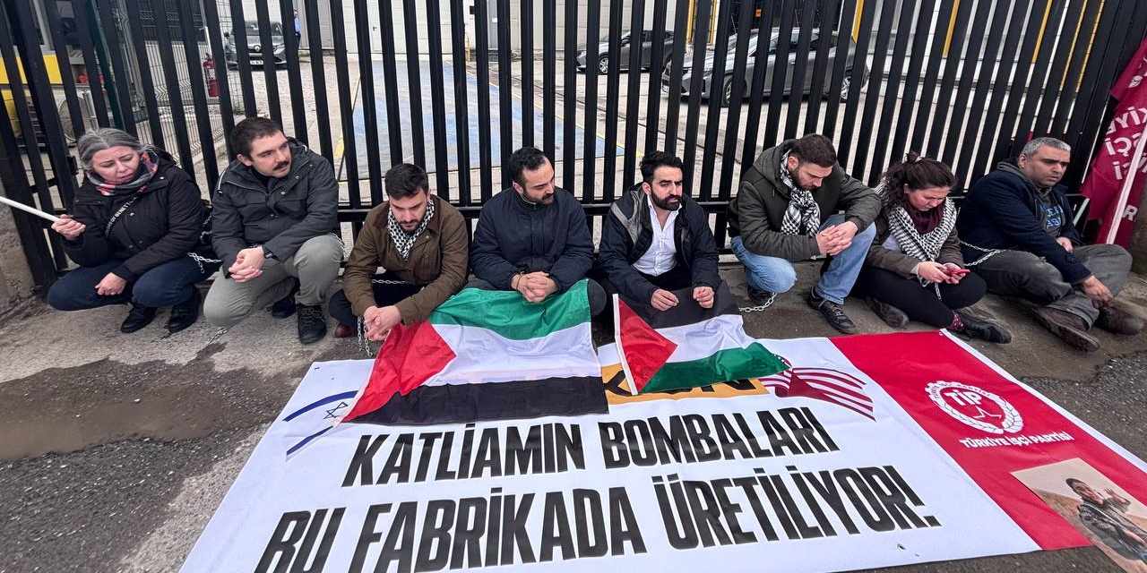TİP'ten İsrail ve ABD'ye bomba üreten fabrika önünde eylem: Kendilerini zincirlediler!