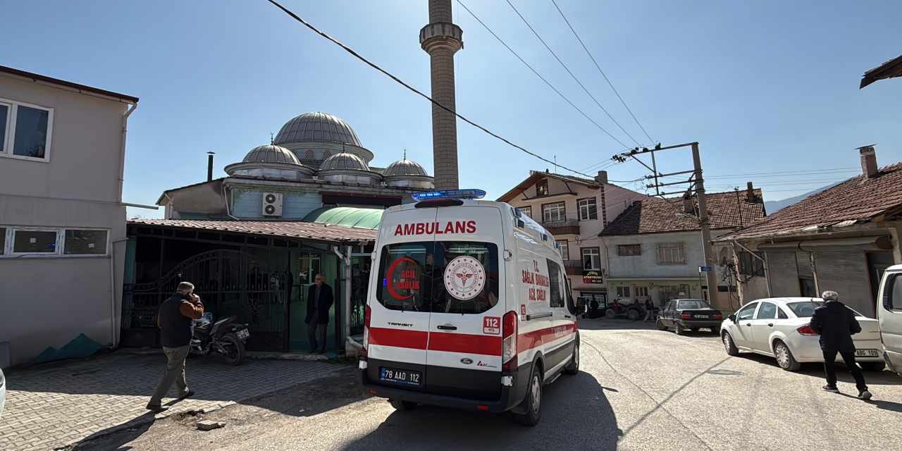 Cuma namazı kılarken hayatını kaybetti!