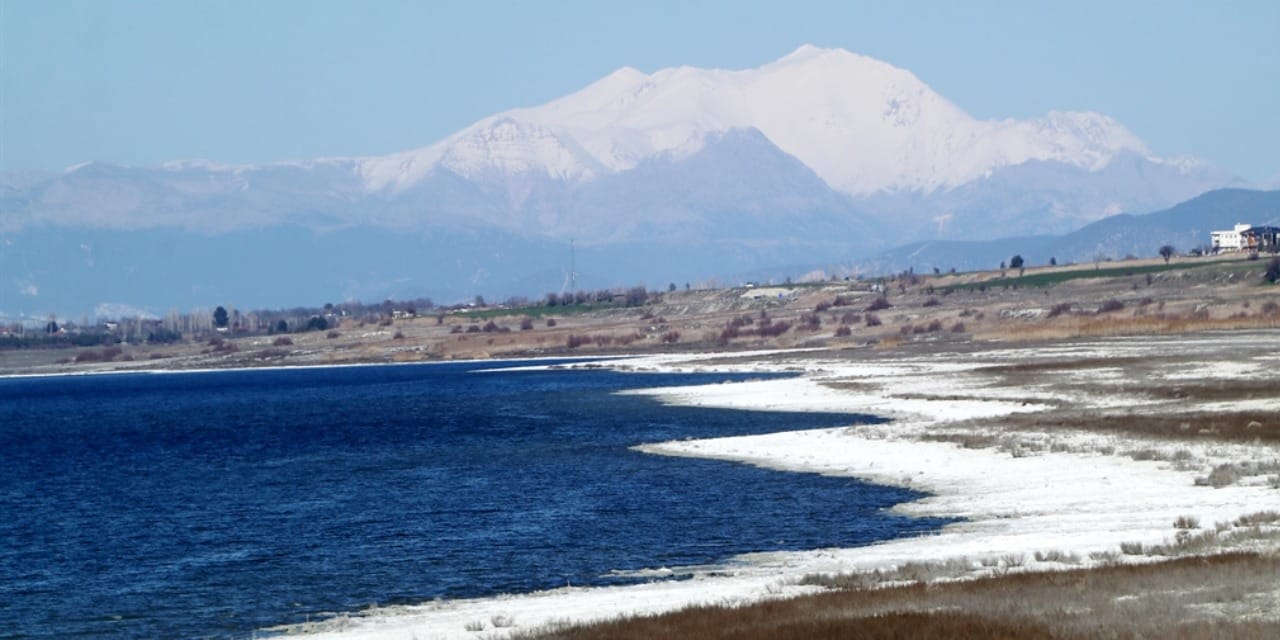 1 cm bile değerli: Kuraklık tehlikesindeki göl hızla küçülüyor