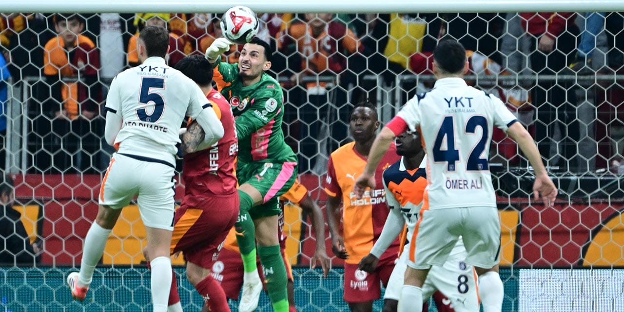 Galatasaray evinde Başakşehir'i devirdi: Şampiyonluk yolunda avantajı kaptı