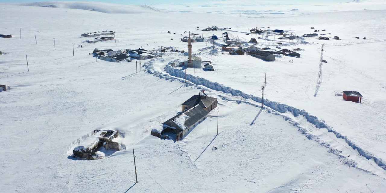 Ne Ardahan ne de Erzurum! Bu ilimizde kar kalınlığı yarım metreyi geçti