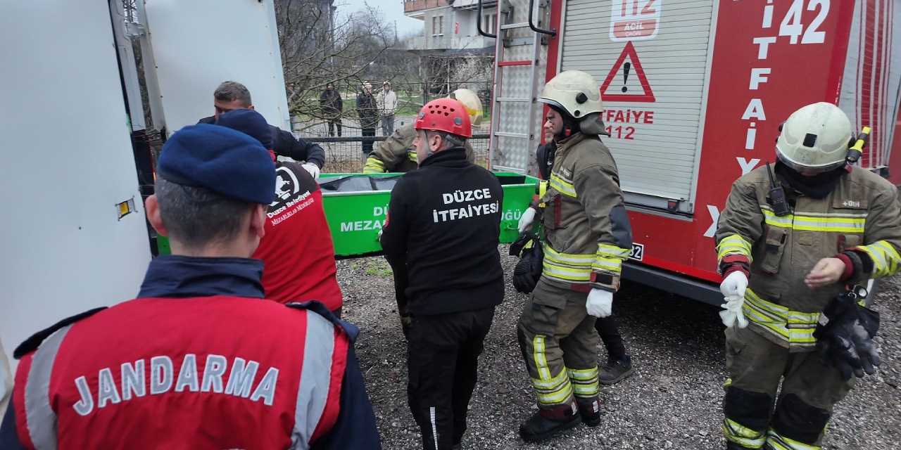 Düzce’de soba yangını! Eşyalarını kurtarmak isterken hayatını kaybetti