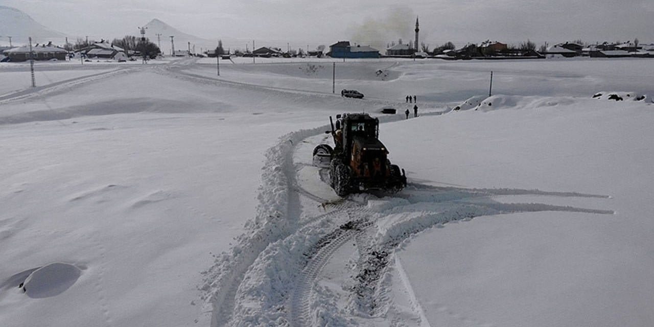 Erzurum’da hayat durdu: 148 köy yoluna ulaşım sağlanamıyor
