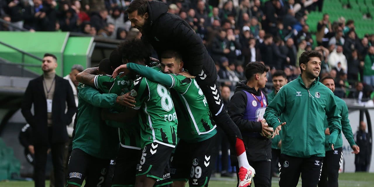Galibiyet golü 90+4'te geldi: Sakaryaspor son dakikada kazandı