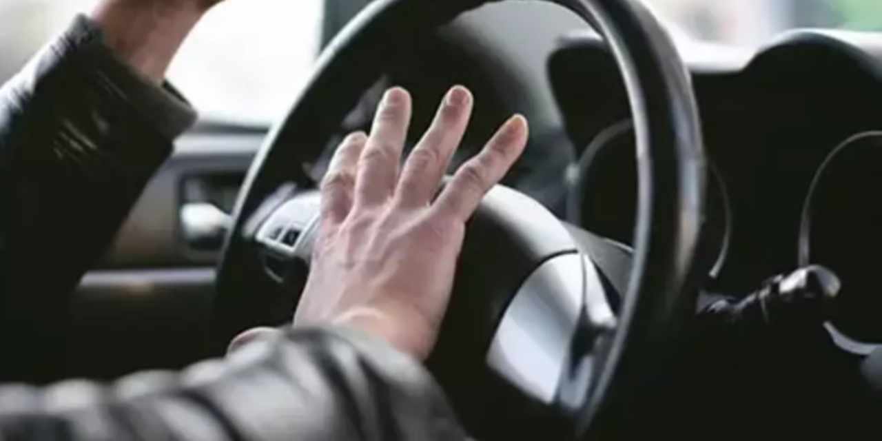 Yargıtay üyesinin önünü kesti: "Amcam milletvekili" dedi!