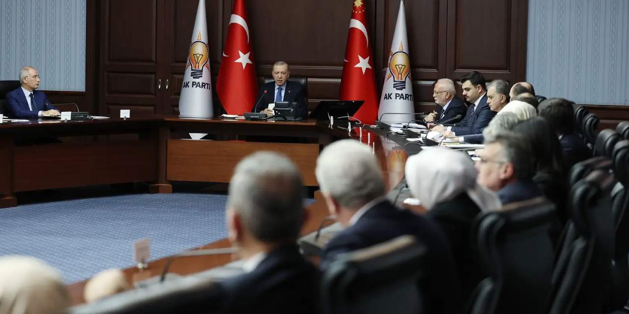 AKP hazırlıklara başladı: MYK bu raporu bekliyor