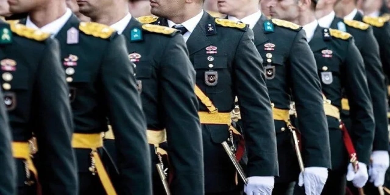 Atatürk'ü savundu diye ihraç edilmişti: Mahkeme MSB'yi haksız buldu, o teğmen görevine dönüyor!