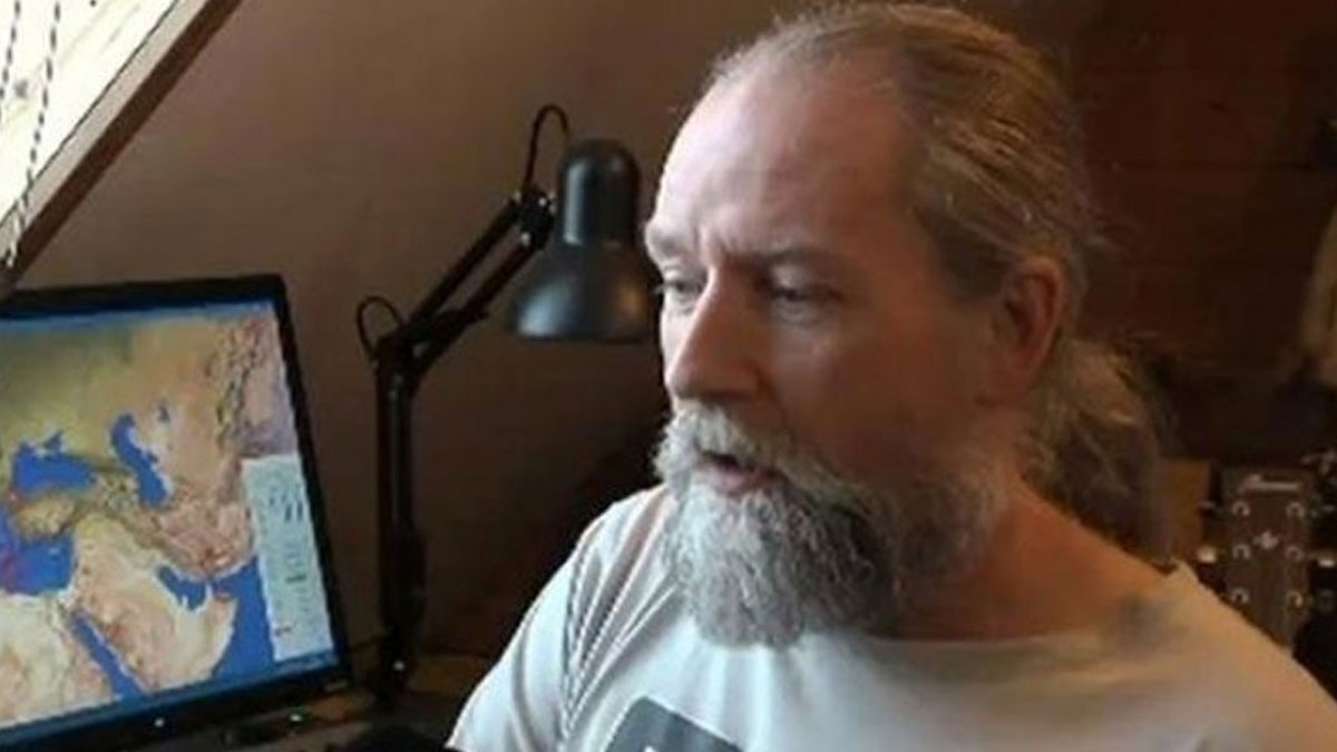 Ünlü deprem kahininden Türkçe paylaşım