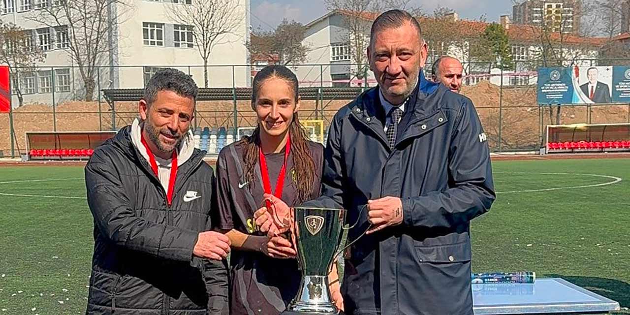 Antalya Baykuş Spor'u 7-1 yenince 1. Lig'e çıktılar