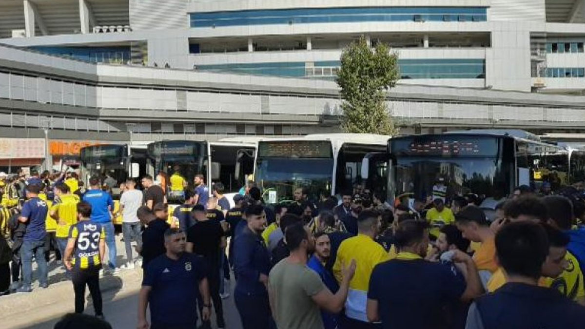 Fenerbahçe taraftarları yola çıktı: Taraftarları, Ali Koç uğurladı