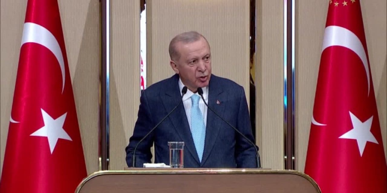 Cumhurbaşkanı Erdoğan: Öğretmene kalkan el geleceğimize kalkmış demektir