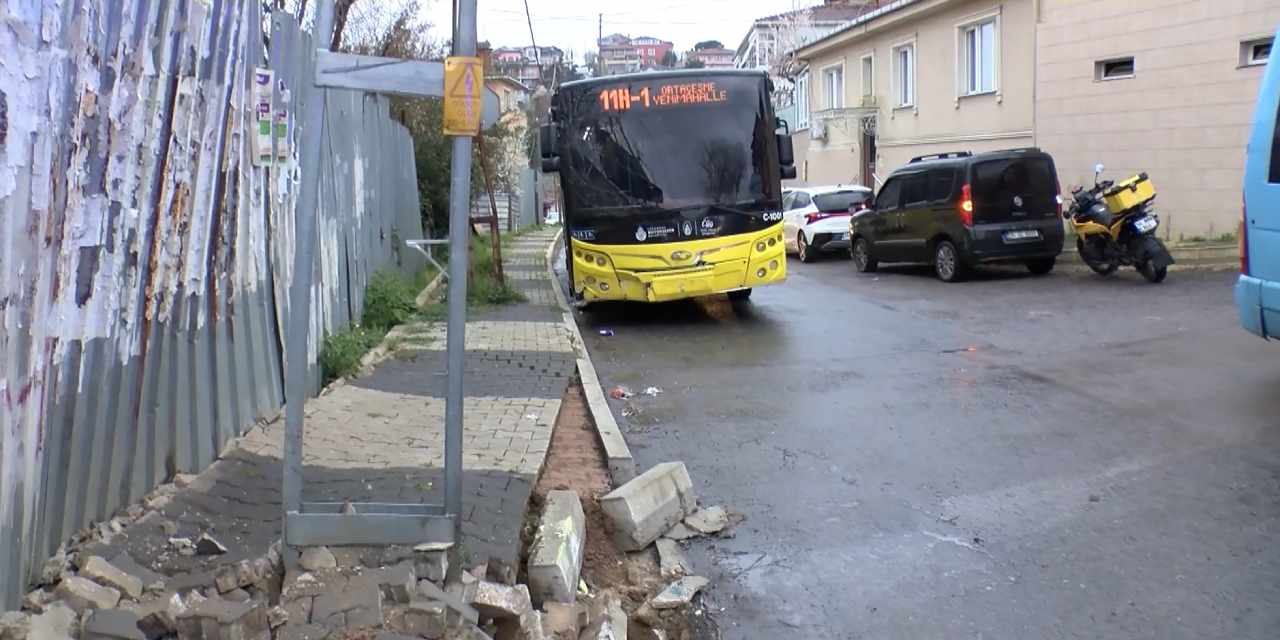 Kontrolden çıkan İETT aracı direğe çarptı: Yaralılar var!