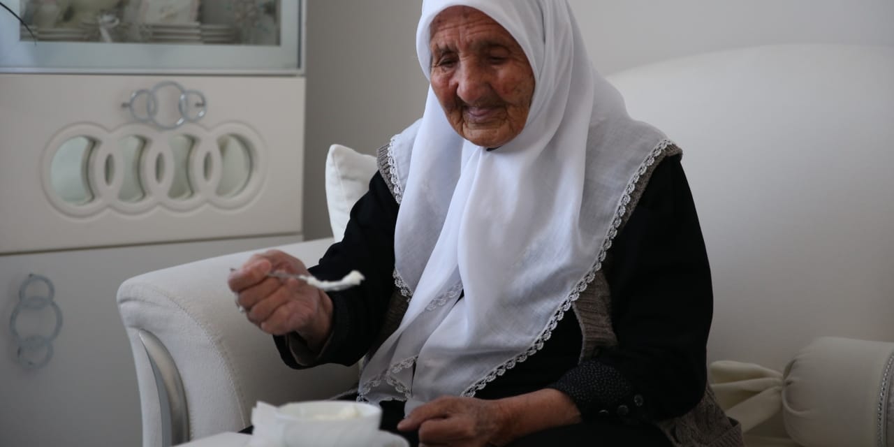 110 yaşında, 7 çocuk 30 torun: Sağlıklı yaşamın 3 formülünü verdi