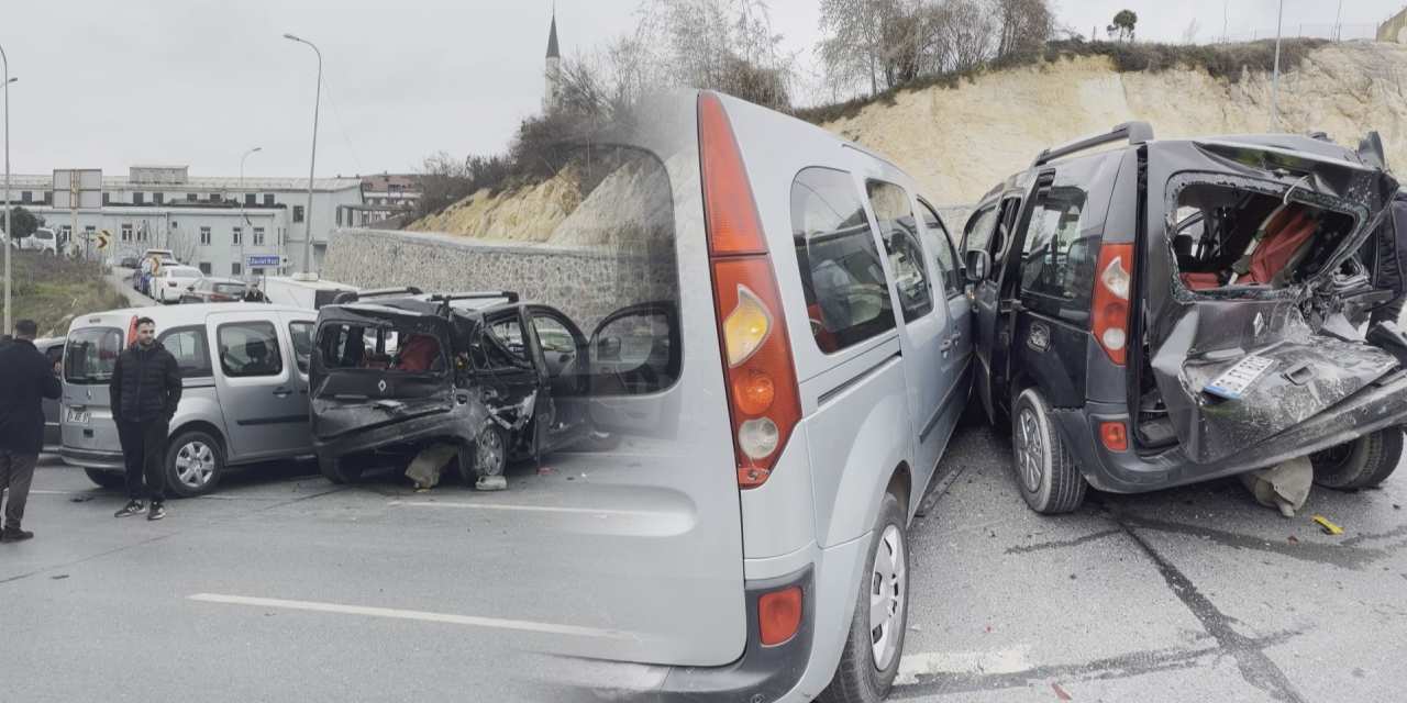 4 araç birbirine girdi! Zincirleme kazada 6 yaralı
