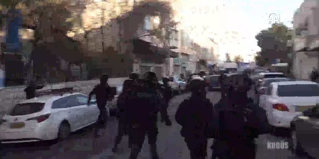 Son Dakika | İsrail askerlerinden bayramda Mescid-i Aksa'daki Filistinlilere saldırı