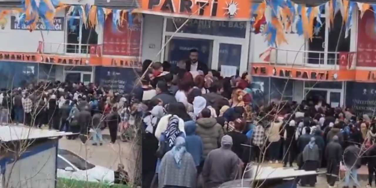 Emekli ikramiyesine zam yapmayan iktidar AKP binasında bayram harçlığı dağıttı! Kuyruk uzadıkça uzadı